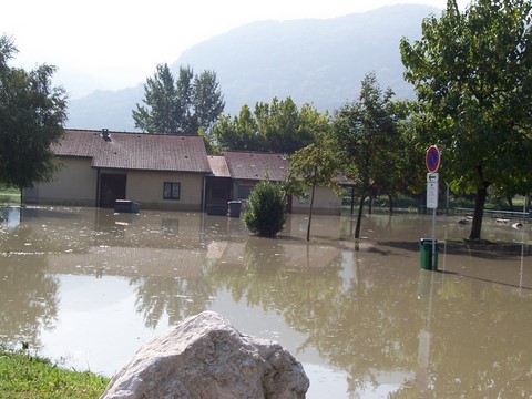 Crue du domeynon le 23-08-2005 - Terrain de boules